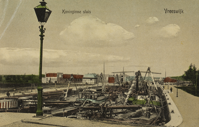 130364 Gezicht op de Koninginnensluis te Vreeswijk.N.B. De gemeente Vreeswijk is per 1 juli 1971 gevoegd bij de nieuw ...